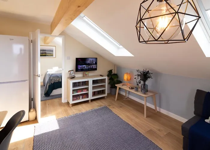 The Studio Cheddar - With Wood Fired Hot Tub, Near Cheddar Gorge